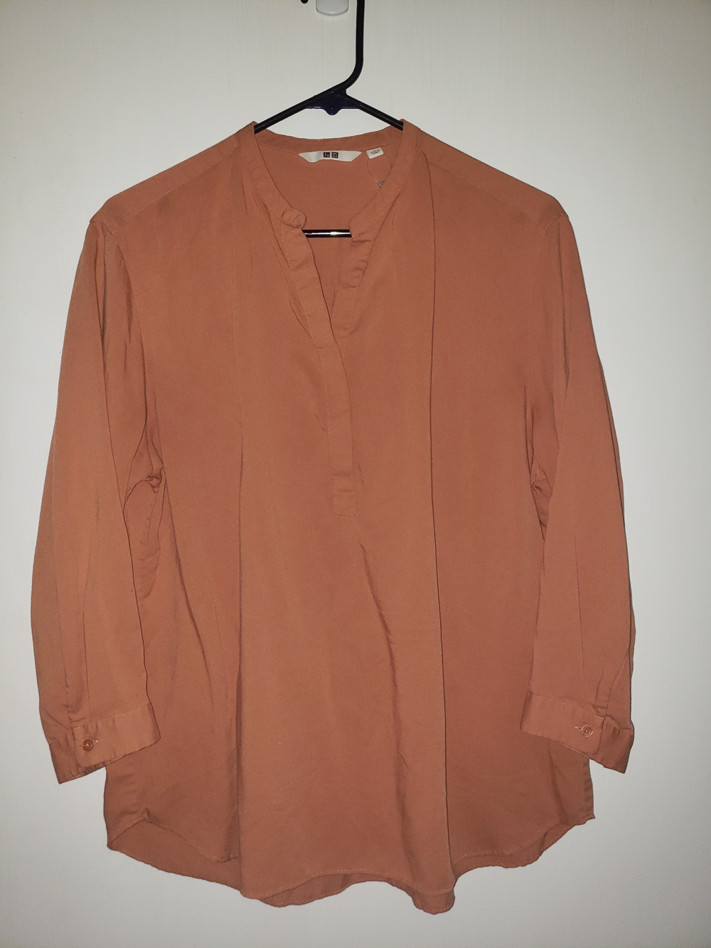 Uniqlo Women's Long-Sleeve Split-Neck Blouse in Terracotta Rust